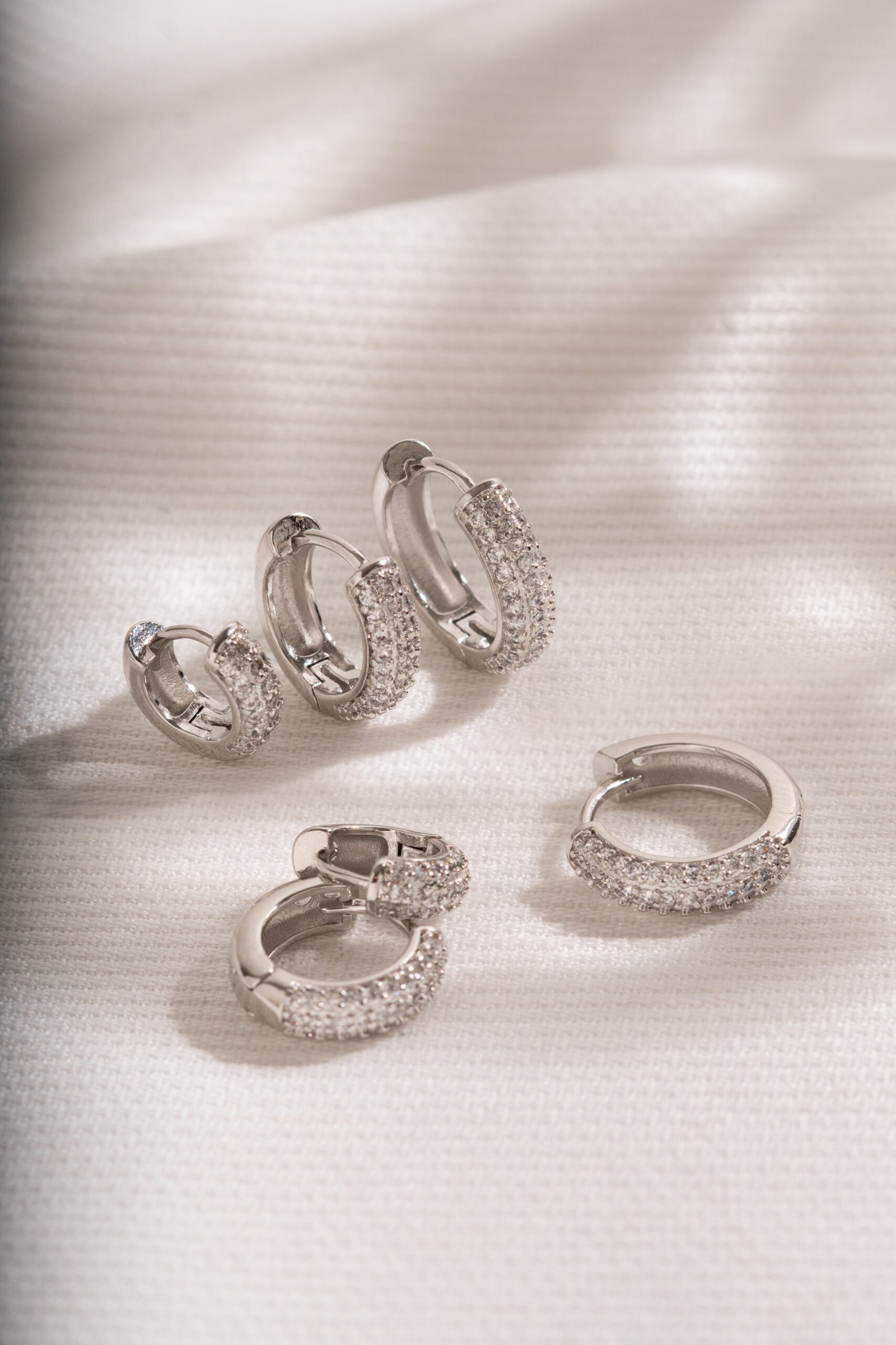 BRINCO TRIO MICRO ZIRCÔNIA Branco