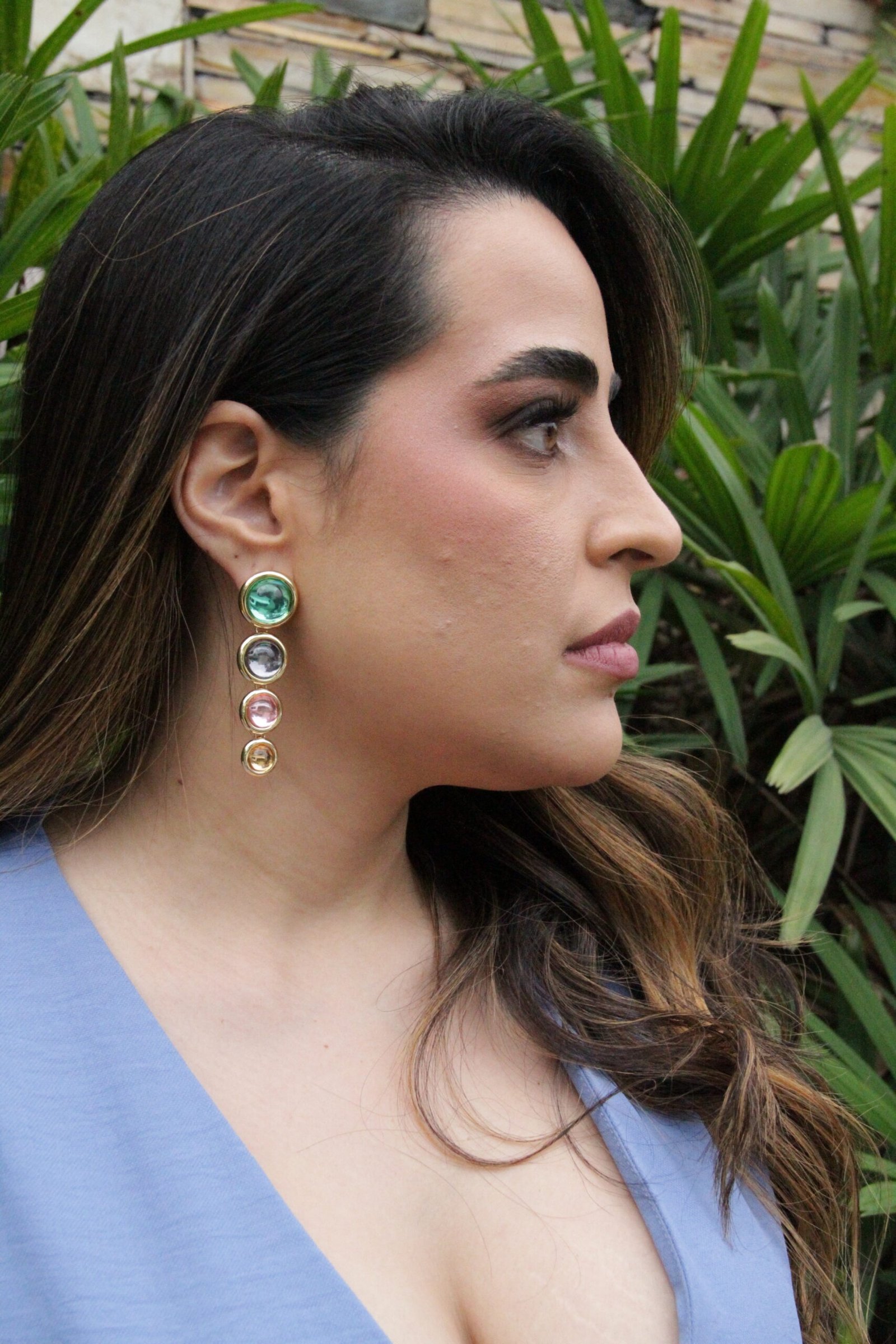 BRINCO CRISTAIS COLOR Dourado